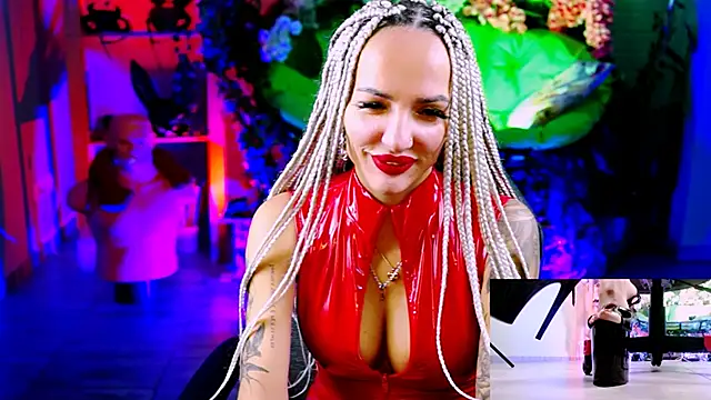 Snapshot of MonicaMaxwel chatting on 10-04-25, 10:50 MonicaMaxwel online show from 10-04-25, 10:50