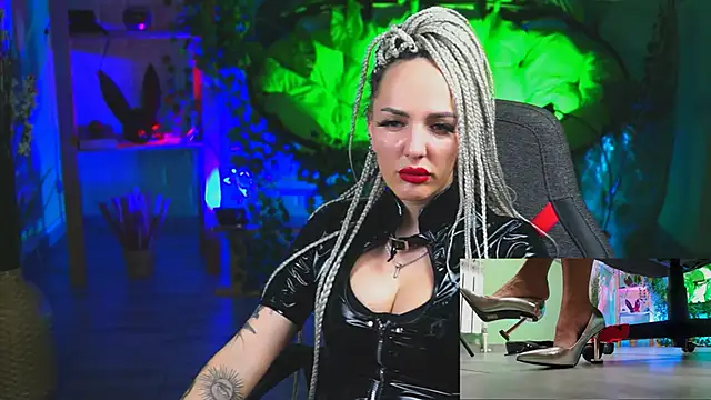 Snapshot of MonicaMaxwel chatting on 03-03-25, 03:32 MonicaMaxwel online show from 03-03-25, 03:32
