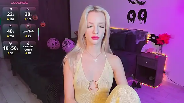 AleksaBlonde online show from 10-29-25, 05:17