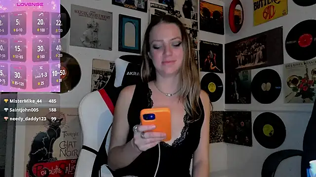 molly witha chance online show from 01-11-25, 06:24
