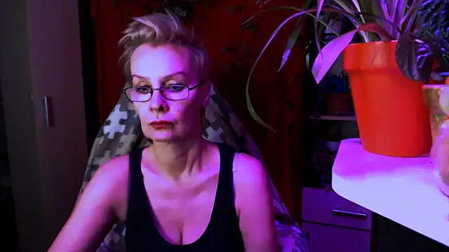 HelgaHimmell online show from 03-26-26, 04:05