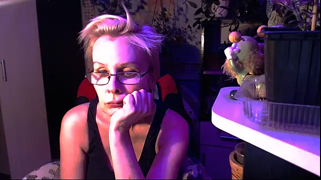 HelgaHimmell online show from 05-25-26, 07:01