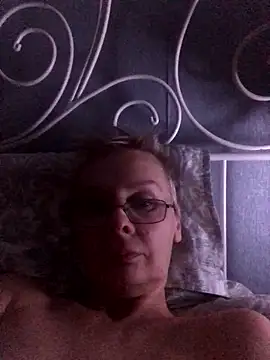 Snapshot of HelgaHimmell chatting on 01-16-26, 10:03 HelgaHimmell online show from 01-16-26, 10:03