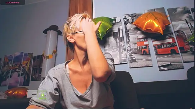 HelgaHimmell online show from 11-22-25, 11:42