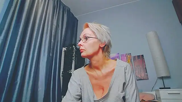 Snapshot of HelgaHimmell chatting on 03-13-25, 02:49 HelgaHimmell online show from 03-13-25, 02:49