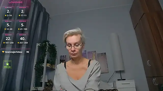 Snapshot of HelgaHimmell chatting on 02-05-25, 06:45 HelgaHimmell online show from 02-05-25, 06:45