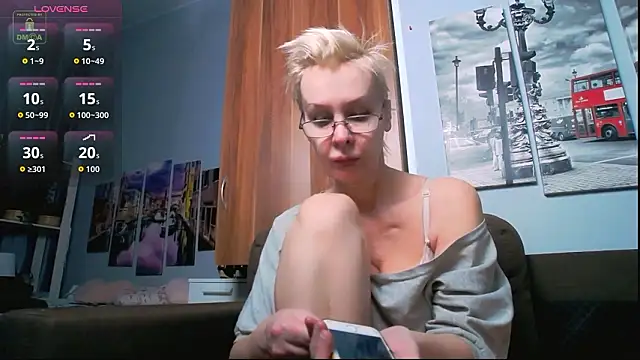 HelgaHimmell online show from 03-19-26, 04:40