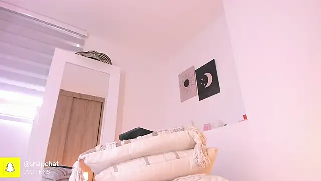 nicolette bale online show from 01-06-26, 01:04