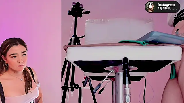 Angelst   online show from 02-19-26, 07:16