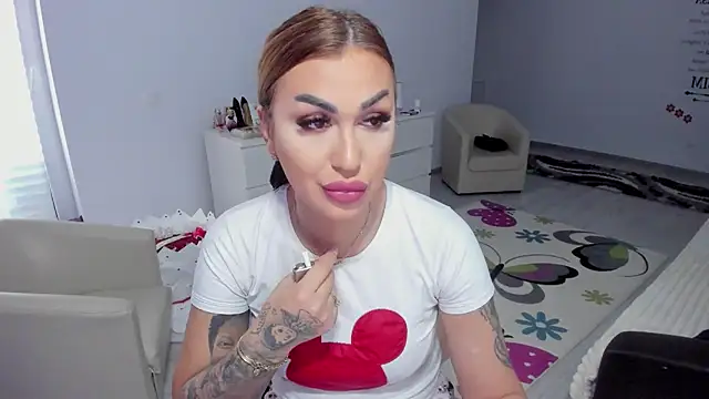 GlossyDiamondX online show from 02-20-25, 06:28