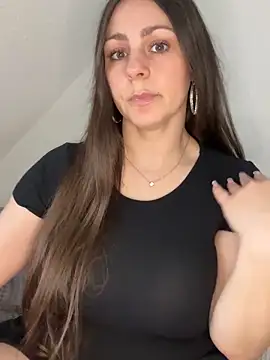 Loella-Rose online show from 04-19-26, 11:00