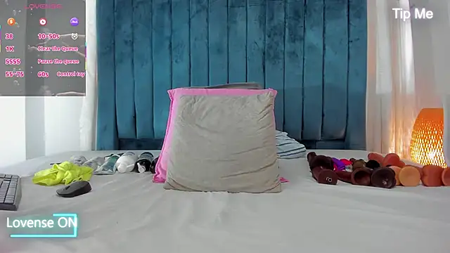 blondehorny69 online show from 10-09-25, 07:36