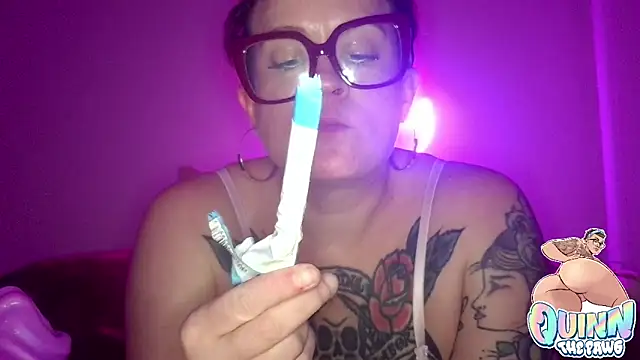 quinnmariexo online show from 11-25-25, 04:57