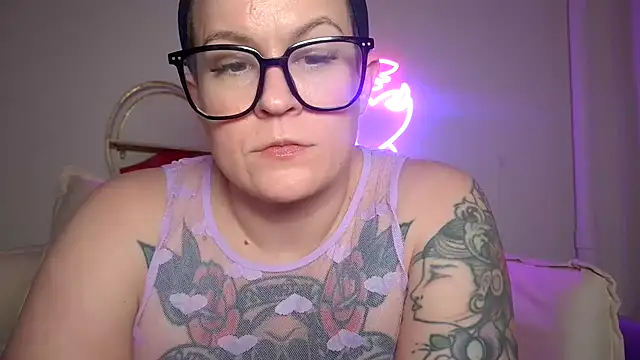 quinnmariexo online show from 02-08-26, 06:11