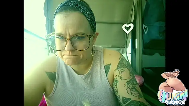 quinnmariexo online show from 12-17-25, 05:07