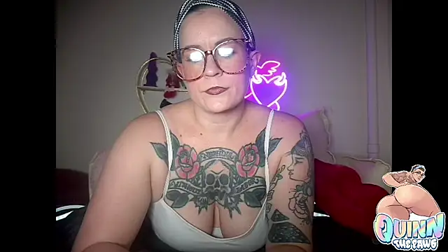 quinnmariexo online show from 12-20-25, 10:23