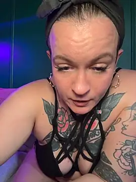 quinnmariexo online show from 06-21-26, 10:04
