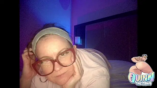 quinnmariexo online show from 11-11-25, 04:40