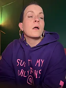 quinnmariexo online show from 03-12-26, 09:19