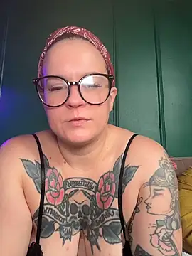 quinnmariexo online show from 06-19-26, 03:40