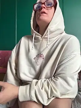 quinnmariexo online show from 03-25-26, 03:11