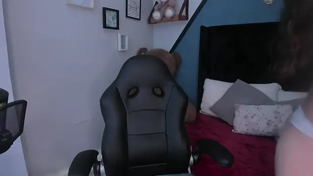 youpinkgirl  online show from 10-02-25, 08:45