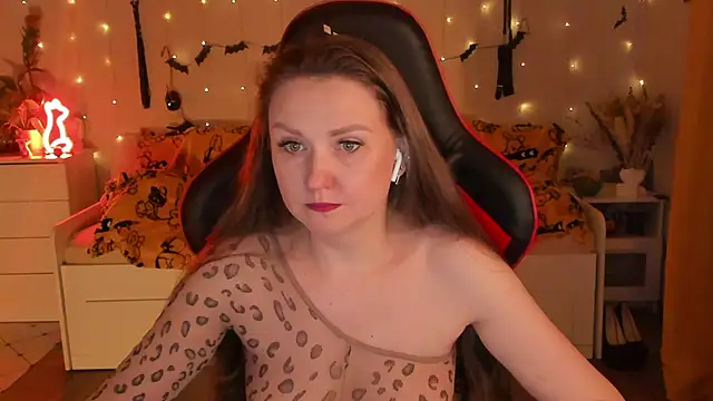 desperatehousewife   online show from 10-27-25, 06:09