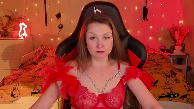 Snapshot of desperatehousewife__ chatting on 09-21-25, 02:22 desperatehousewife   online show from 09-21-25, 02:22