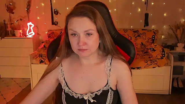 desperatehousewife   online show from 11-15-25, 05:39