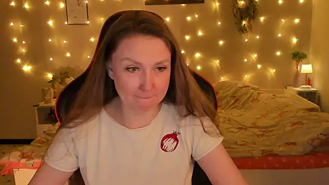 desperatehousewife   online show from 05-16-26, 07:02