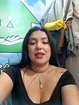 Snapshot of Sophie-hatter chatting on 06-01-26, 03:22 Sophie-hatter online show from 06-01-26, 03:22
