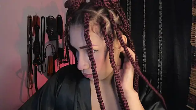 Snapshot of charrlotte_quinn chatting on 07-15-26, 01:07 charrlotte quinn online show from 07-15-26, 01:07