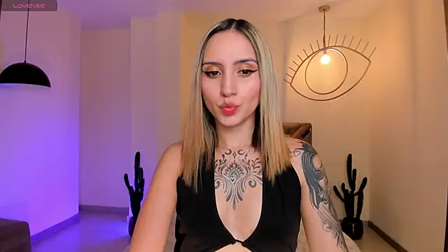 MollySundersX online show from 12-16-25, 08:24