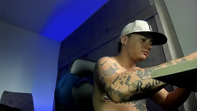 male pussy online show from 12-22-25, 05:24