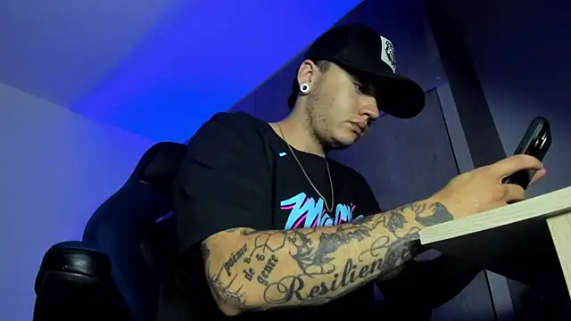 male pussy online show from 11-04-25, 02:37