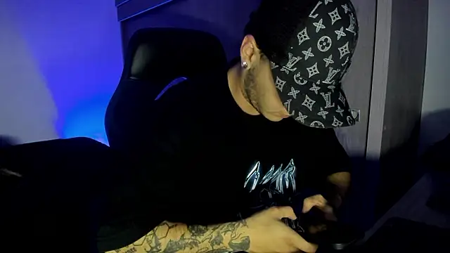 male pussy online show from 01-16-26, 04:49