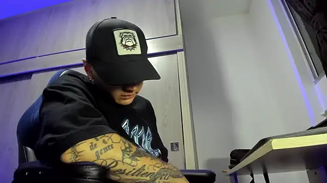 male pussy online show from 12-18-25, 03:11