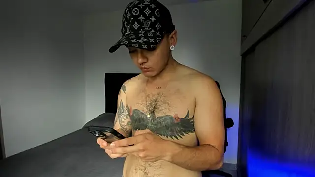 male pussy online show from 04-24-26, 05:15