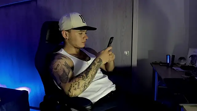 male pussy online show from 01-11-26, 04:41