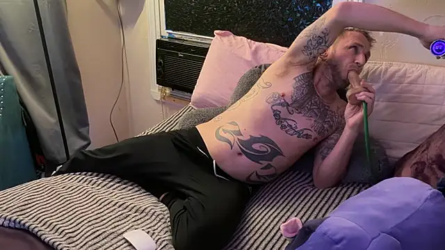 SexyDaddy303666 online show from 05-15-26, 02:59
