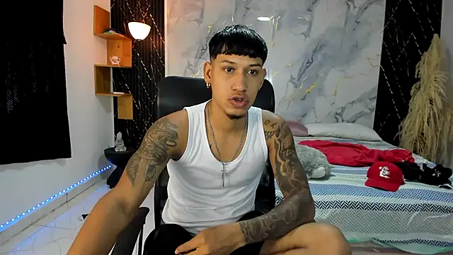 Snapshot of slim_master12 chatting on 04-26-26, 05:32 slim master12 online show from 04-26-26, 05:32