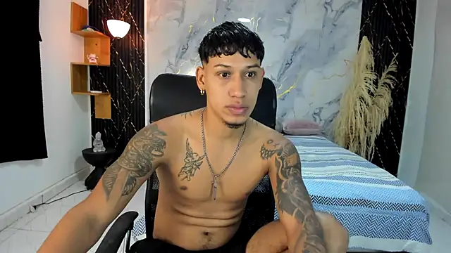 Snapshot of slim_master12 chatting on 04-24-26, 11:40 slim master12 online show from 04-24-26, 11:40