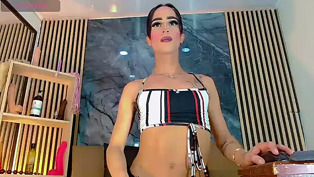 PriscilaRainbow online show from 11-17-25, 08:35