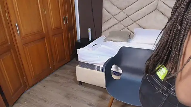 Raquel jones online show from 11-25-25, 11:54