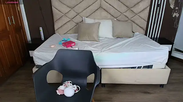 Raquel jones online show from 11-30-25, 11:22