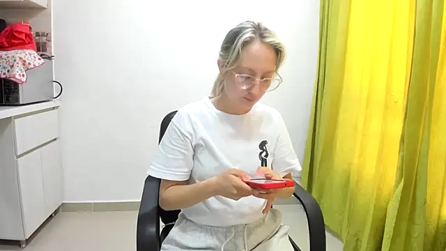 Adele johnsonn1 online show from 03-18-25, 02:50