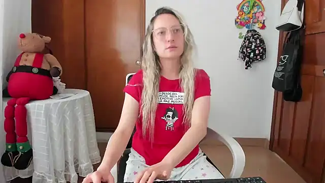 Snapshot of Adele_johnsonn1 chatting on 06-29-26, 03:01 Adele johnsonn1 online show from 06-29-26, 03:01