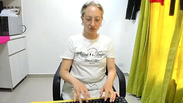 Adele johnsonn1 online show from 03-04-25, 02:21