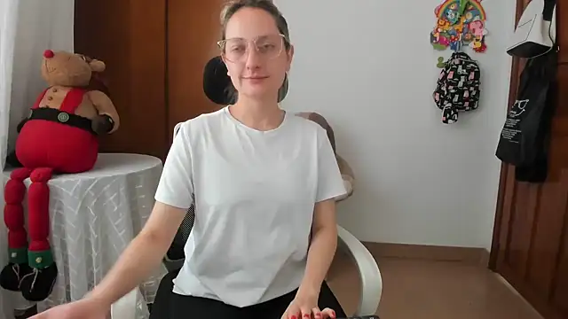 Snapshot of Adele_johnsonn1 chatting on 06-16-26, 04:07 Adele johnsonn1 online show from 06-16-26, 04:07