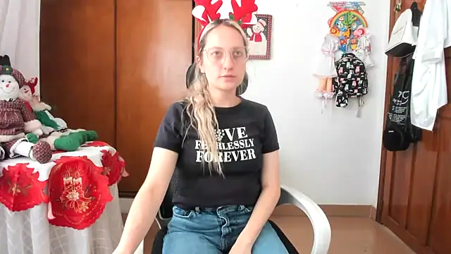 Adele johnsonn1 online show from 12-19-25, 04:09